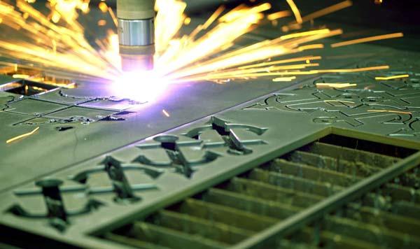 激光切割不銹鋼 FPC和不銹鋼激光切割所用到的設(shè)備是不一樣的(圖2)