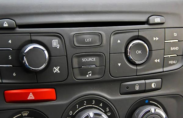 汽車標識logo都是如何進行打標的？答案是用激光打標機！(圖2)