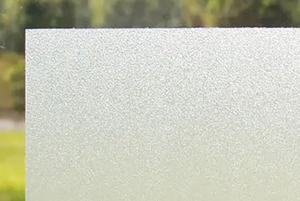 玻璃激光打磨砂跟傳統磨砂工藝有什么不同？